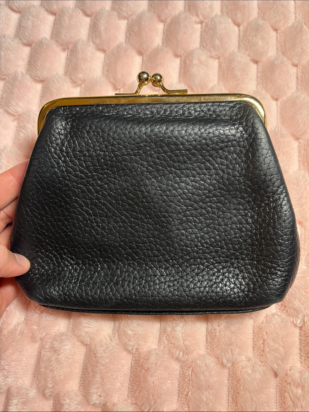 Y2K/ Vintage Dooney & Bourke Pebbled Kiss-Lock Coin Pouch with Gold Hardware - Picture 5 of 16